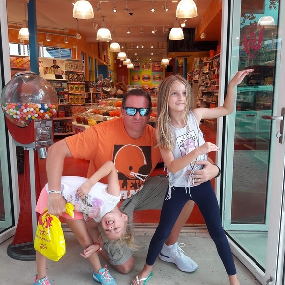 Meet your Posher, Brandy - Picture 2 of 6